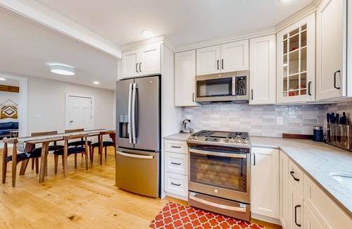 Hydeville House | Exquisite updated home near Lake Bomoseen with large backyard, firepit & grill