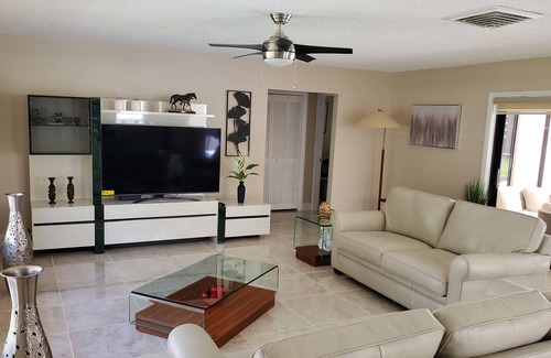 Florida Ridge House | Exquisite Vero Beach HEATED/Pool House on Golf Course