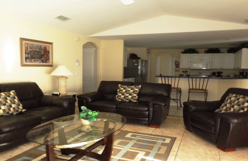 Tuscan Ridge Villa | EXQUISITE VILLA - 2 Master Suites, Pool South+Spa, Gas BBQ, Game Room, WIFI