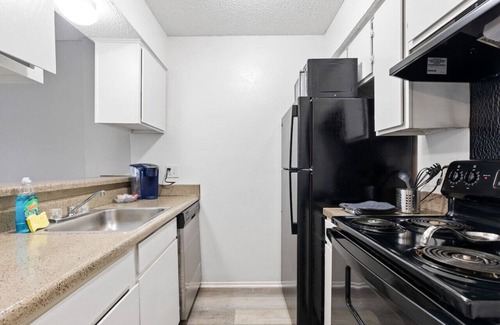 Park Central Apartment | ~EXTENDED STAY~ Affordable in DFW! Free WiFi!