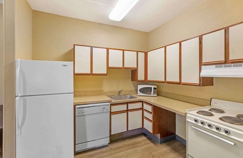 Middleburg Heights Hotel | Extended Stay America Suites Cleveland Middleburg Heights