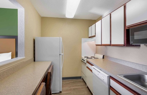 Middleburg Heights Hotel | Extended Stay America Suites Cleveland Middleburg Heights