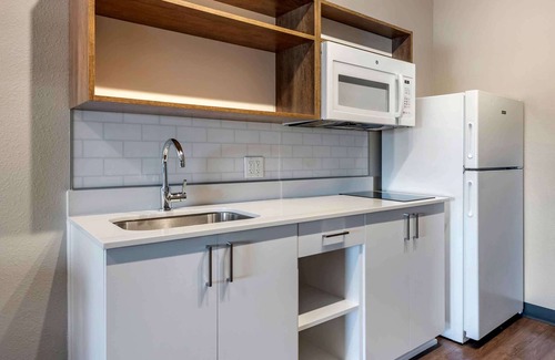 Gibsonton Hotel | Extended Stay America Premier Suites Tampa Gibsonton Rivervi