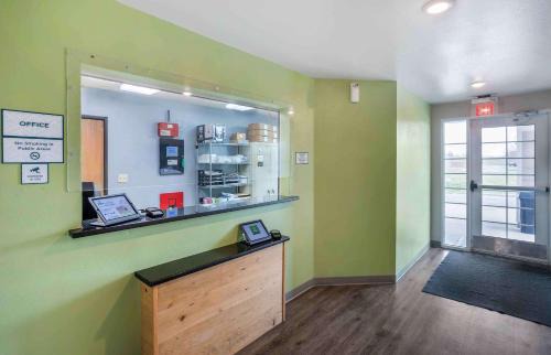 Springfield Hotel | Extended Stay America Select Suites - Springfield - South - Battlefield