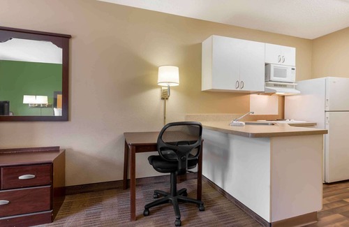 Springdale Hotel | Extended Stay America Select Suites Fayetteville Springdale