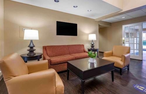 Lake Mary Hotel | Extended Stay America Select Suites - Orlando - Lake Mary - 1040 Greenwood Blvd
