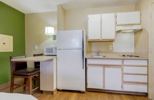 Glendale Hotel | Extended Stay America Select Suites Denver Cherry Creek