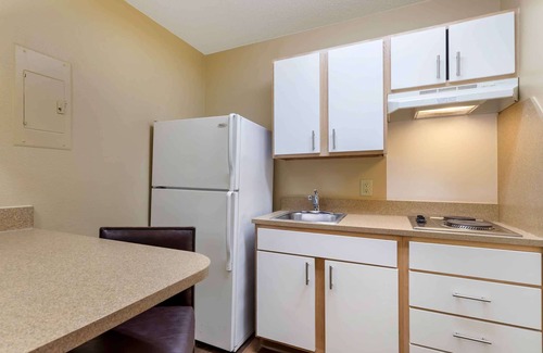 Glendale Hotel | Extended Stay America Select Suites Denver Cherry Creek