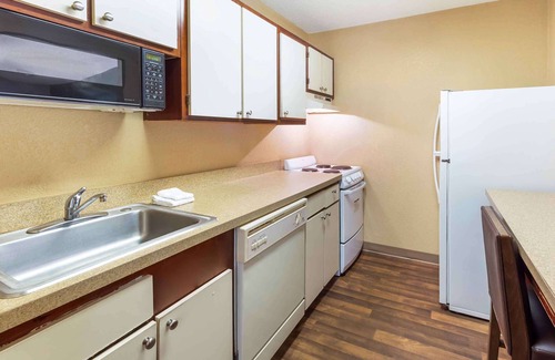 Cary Hotel | Extended Stay America Select Suites - Raleigh - Cary - Regency Parkway S