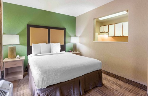 Cary Hotel | Extended Stay America Select Suites - Raleigh - Cary - Regency Parkway S