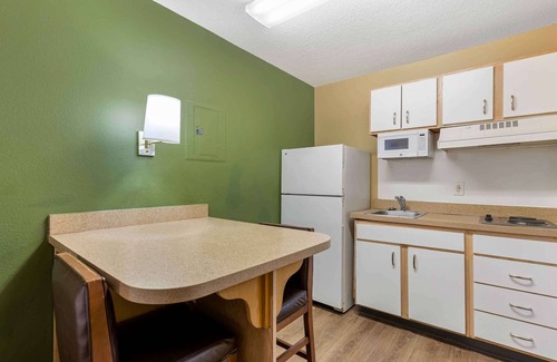 Heather Gardens Hotel | Extended Stay America Select Suites Denver Aurora South