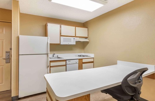 Warwick Hotel | Extended Stay America Select Suites Providence Airport