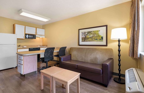 Warwick Hotel | Extended Stay America Select Suites Providence Airport