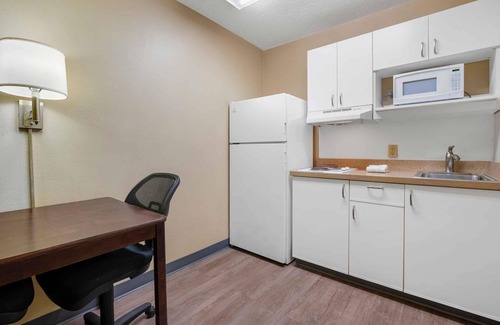 Springdale Hotel | Extended Stay America Suites Cincinnati Springdale I275