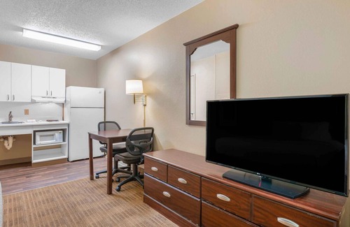 Springdale Hotel | Extended Stay America Suites Cincinnati Springdale I275