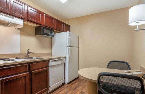 Indianapolis Hotel | Extended Stay America Suites Indianapolis Northwest I465