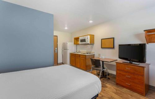 Akron Hotel | Extended Stay America Select Suites - Akron - South