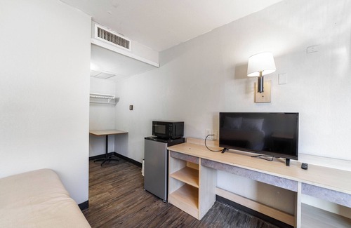 Blue Springs Hotel | Extended Stay by Welcome INN