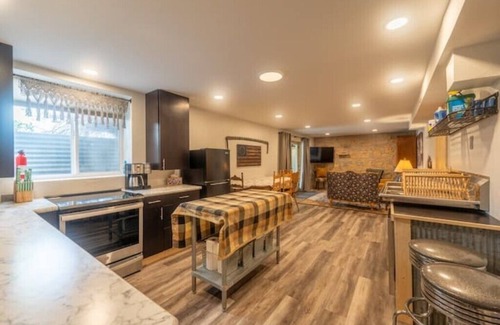 Livingston Apartment | Extended Stay @ Country Glam!