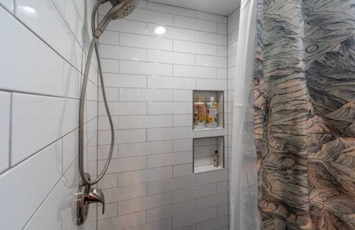 Livingston Apartment | Extended Stay @ Country Glam!