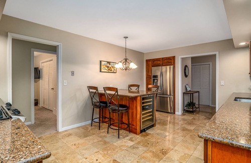 Elgin House | Extended Stay Elgin FHS Rental - Greenridge Dr