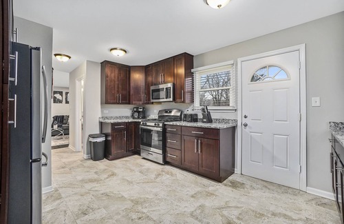 Flossmoor House | Extended Stay Flossmoor FHS Rental