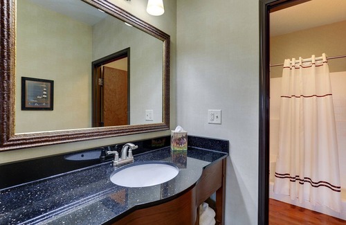 Sioux City Hotel | Extended Stay King Suite, Stoney Creek, Kitchen, Balcony | 2 Units