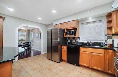 Lincolnwood House | Extended Stay Lincolnwood FHS Rental