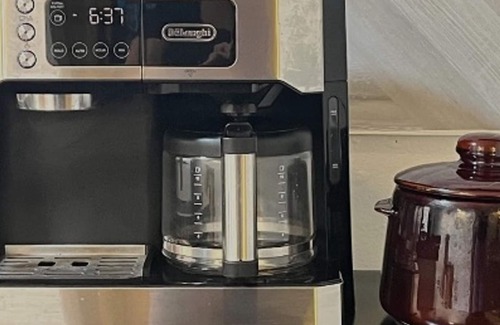 Central City Cottage | Extended Stay near Downtown, Hospitals and Coworking Spaces.