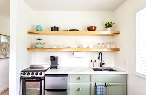 Windsor Park House | Extended Stay Retreat: Cozy yet Spacious Tiny Gem!