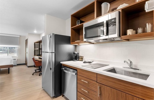 Cheyenne Hotel | Extended Stay Suites | 2 Units | Cheyenne WY Central Location