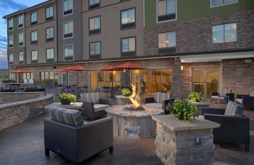 Lone Tree House | Extended-stay suites in Lone Tree with plenty of personality