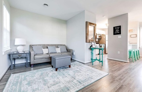 Richmond House | Extended Stay: The Sunny Cottage at Byrd Park!