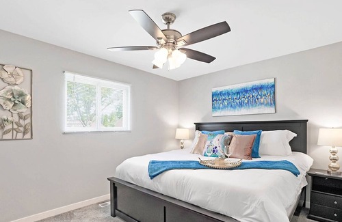Glendale Heights House | Extended Stay Glendale Heights FHS Rental - Windsor Ln