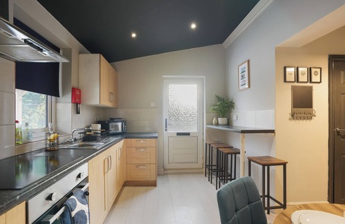 Doncaster House | Extended Stays Welcome| Sleeps 11 | FREE Parking