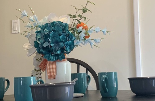 Ridgecrest House | Extended/Vacation Stay at Our Cozy and Comfy Home