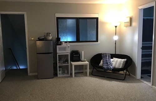 Hampton House | Extra large master suite in Hampton Centrally located