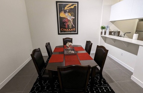 Historic Core Condo | Extra Large One Bedroom DTLA Condo Sleeps 4 with Free Parking and Rooftop Pool