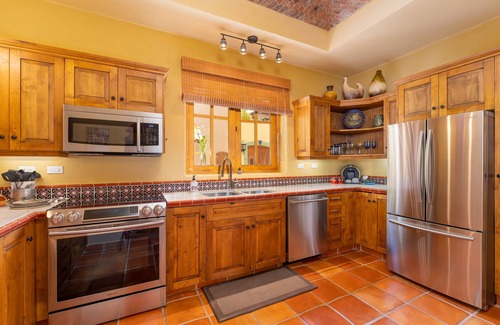 Nopolo House | Extraordinary 3bedrooms home with private pool 2.5 Baths- 2 Bikes Available By Casago