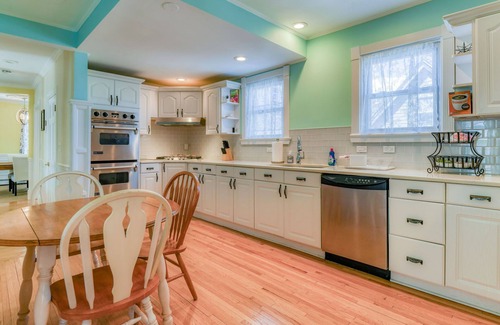 Ocean Grove House | EXTRAORDINARY 9 Bedroom Vacation Home - 1 block to the Beach