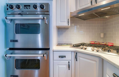 Ocean Grove House | EXTRAORDINARY 9 Bedroom Vacation Home - 1 block to the Beach