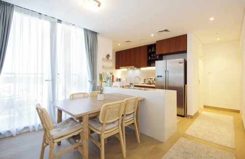 Jumeira 1 Apartment | Extraordinary Apartment in Le Pont 1
