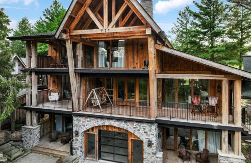 Franklin Villa | Extraordinary Manor at Dark Horse Estate