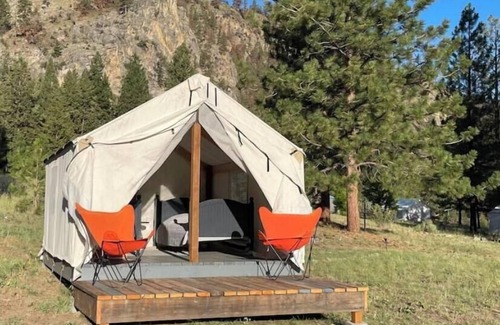 Shoup RV Rental | Extraordinary Retreat on the Scenic Salmon River!