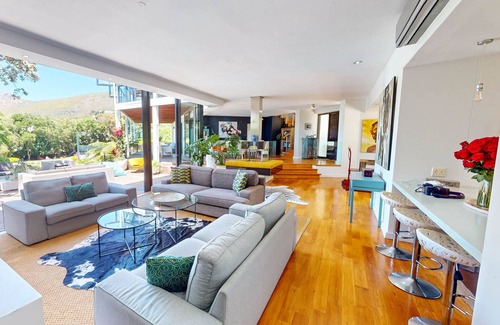 Redhill Villa | Extraordinary Villa in Cape Town. Perfect for a group trip or large family