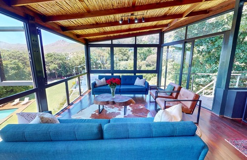 Redhill Villa | Extraordinary Villa in Cape Town. Perfect for a group trip or large family