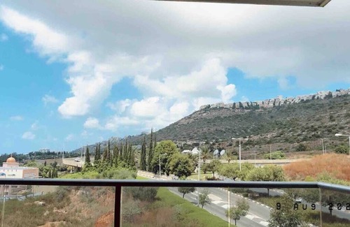 Haifa Apartment | Extravagant 4BR Apartment Near Matam Park Business Cntr