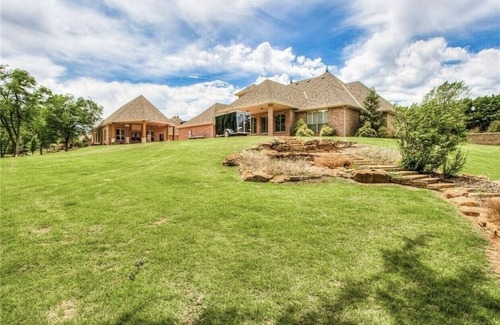 Central Oklahoma City House | Extravagant Heated Indoor pool w/3 beds, 3 baths! n