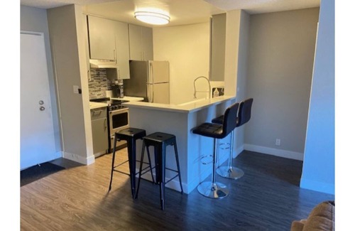 Rampart Village Apartment | Extravagant onebedroom LA vibe