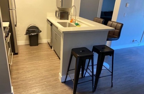 Rampart Village Apartment | Extravagant onebedroom LA vibe